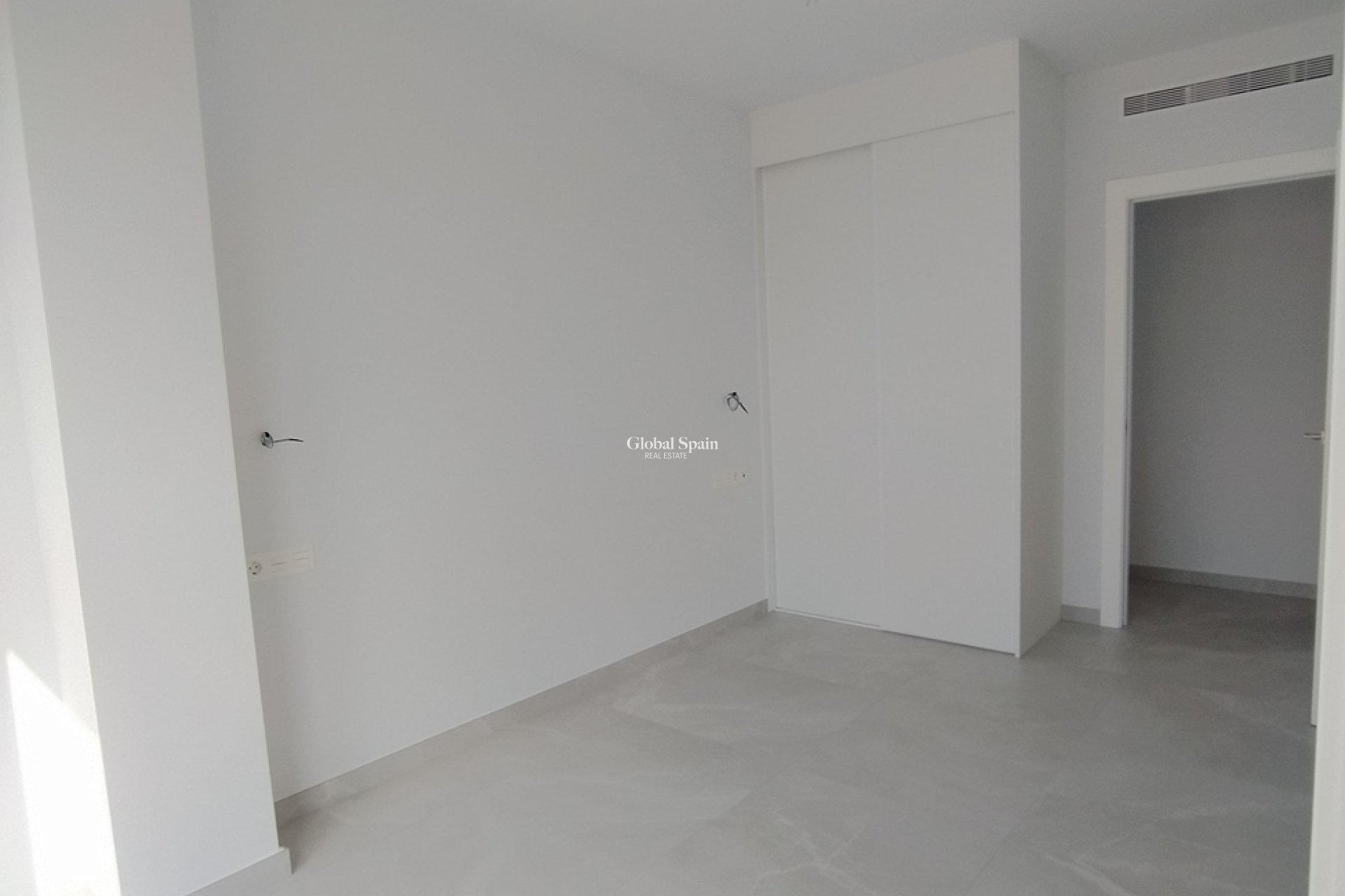 Wederverkoop - APPARTEMENT -
TORREVIEJA - CENTRE PLAYA DEL CURA LAS PISCINAS