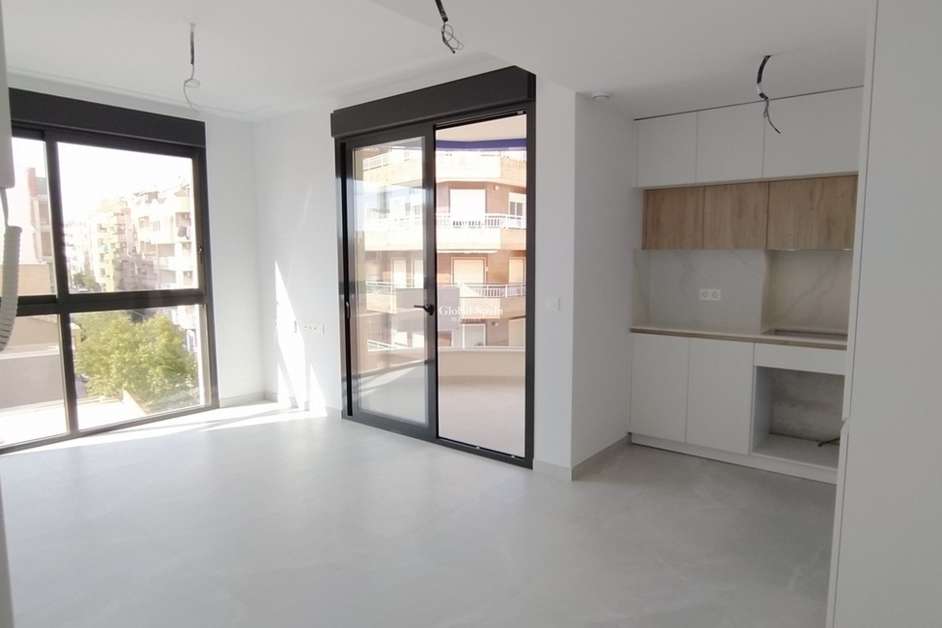 Wederverkoop - APPARTEMENT -
TORREVIEJA - CENTRE PLAYA DEL CURA LAS PISCINAS