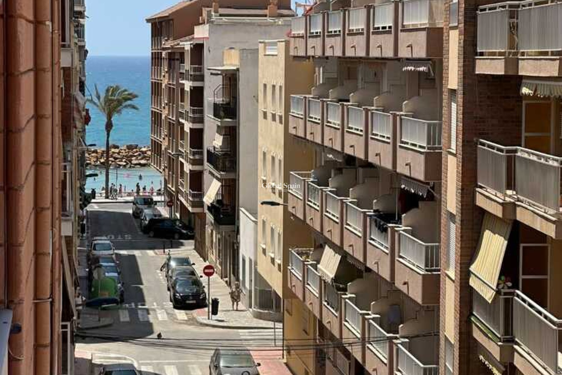 Wederverkoop - APPARTEMENT -
TORREVIEJA - CENTRE PLAYA DEL CURA LAS PISCINAS