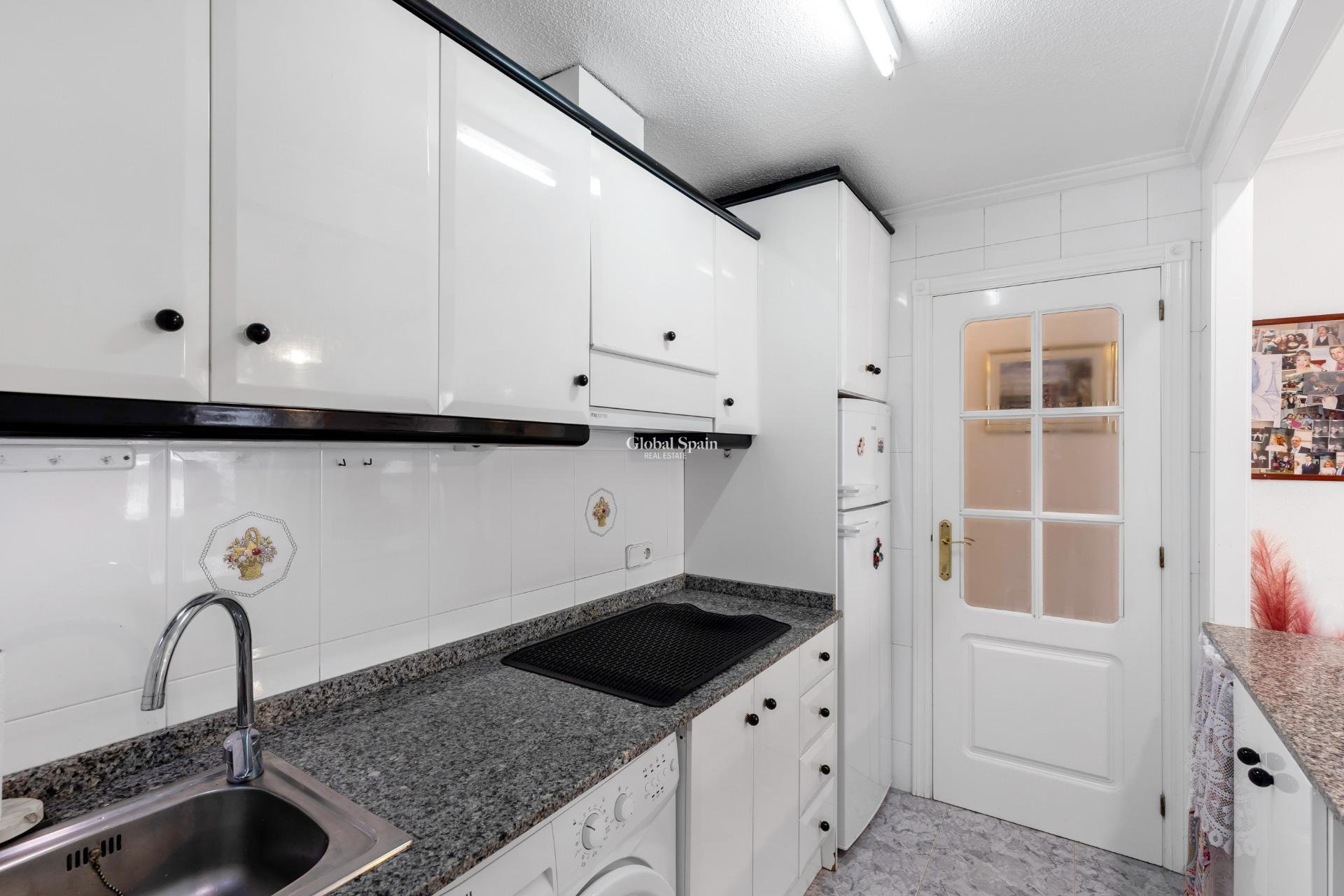 Wederverkoop - Appartement -
TORREVIEJA - Centro - Muelle Pesquero