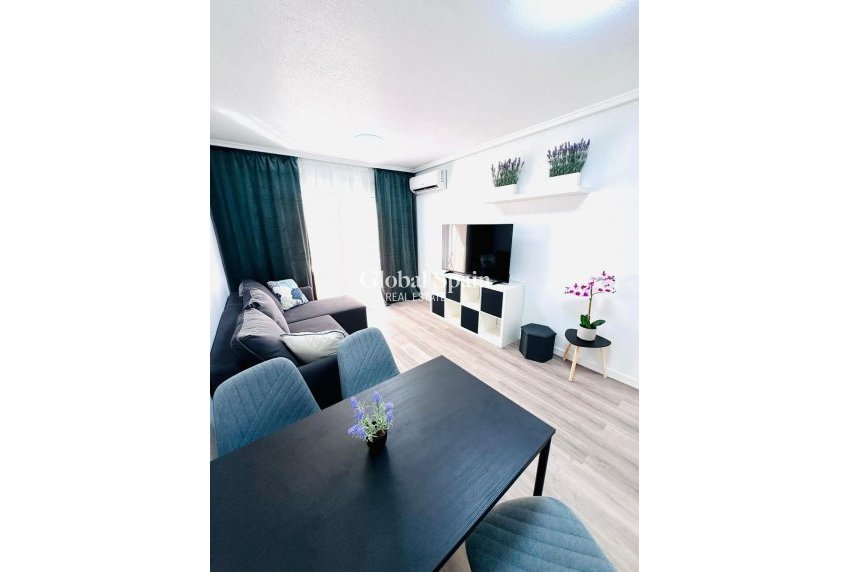 Wederverkoop - APPARTEMENT -
TORREVIEJA - Centro - Muelle Pesquero