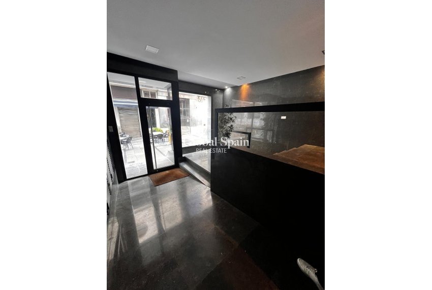 Wederverkoop - APPARTEMENT -
TORREVIEJA - Centro - Muelle Pesquero