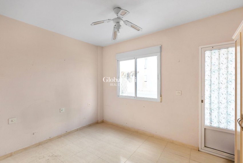 Wederverkoop - APPARTEMENT -
TORREVIEJA - Centro - Muelle Pesquero