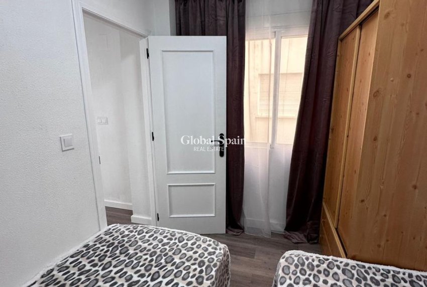 Wederverkoop - APPARTEMENT -
TORREVIEJA - Centro - Muelle Pesquero