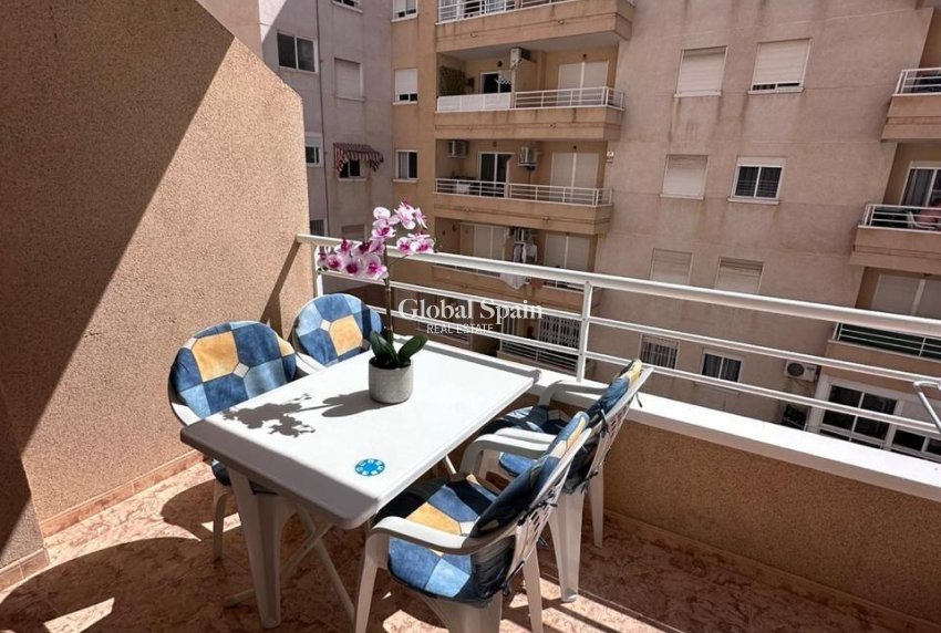 Wederverkoop - APPARTEMENT -
TORREVIEJA - Centro - Muelle Pesquero