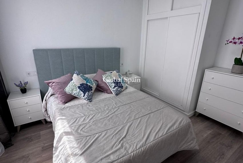 Wederverkoop - APPARTEMENT -
TORREVIEJA - Centro - Muelle Pesquero