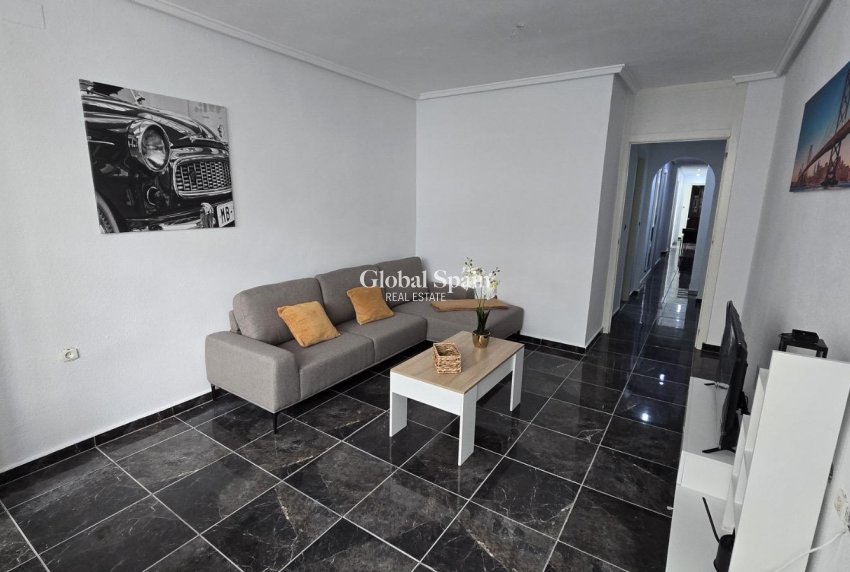 Wederverkoop - APPARTEMENT -
TORREVIEJA - Centro - Muelle Pesquero