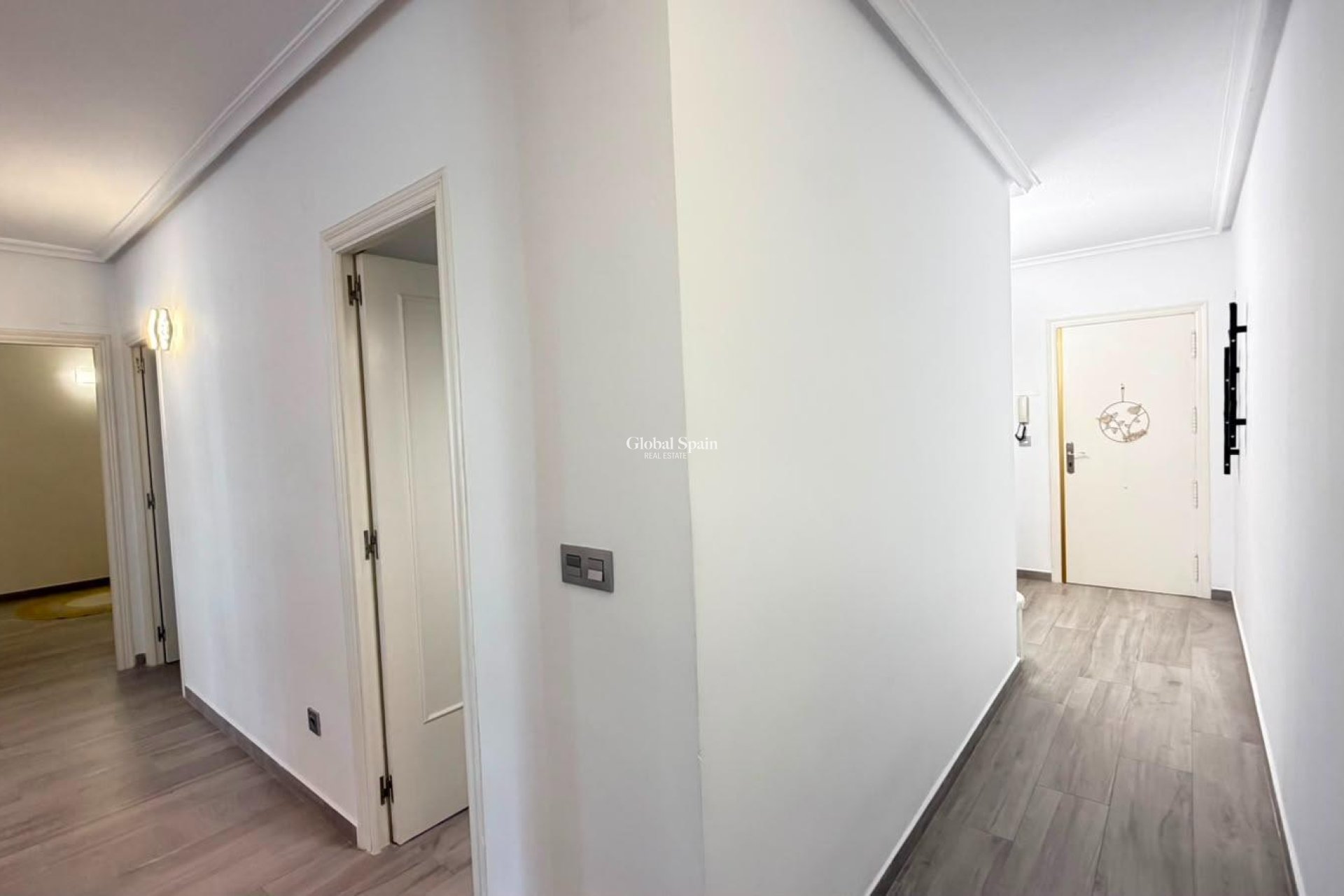 Wederverkoop - APPARTEMENT -
TORREVIEJA - Centro - Muelle Pesquero