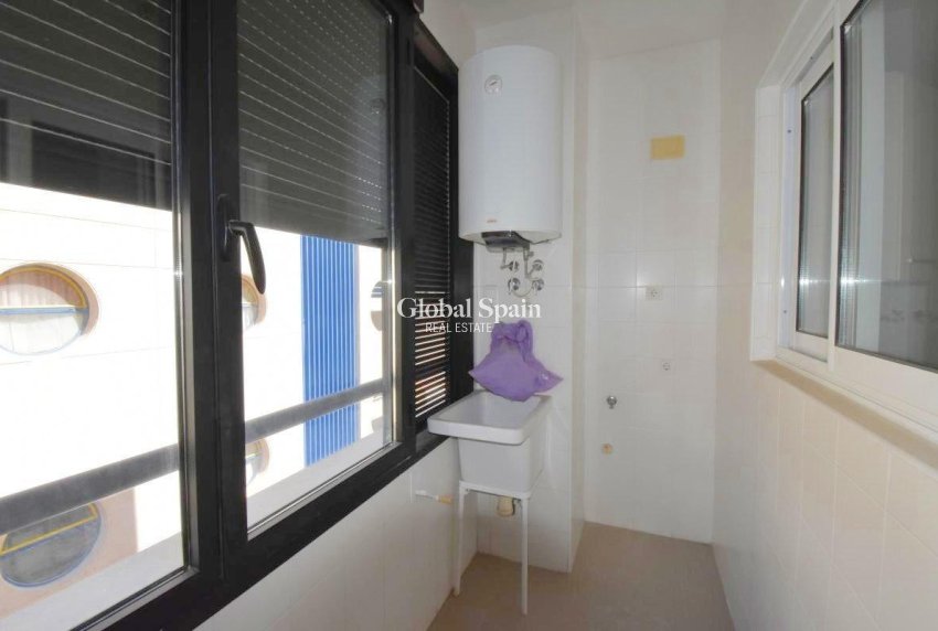 Wederverkoop - APPARTEMENT -
TORREVIEJA - Centro - Muelle Pesquero