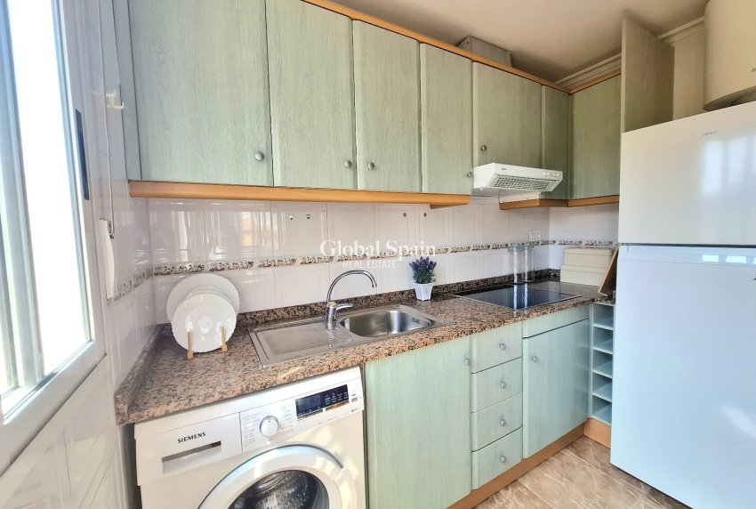 Wederverkoop - Appartement -
TORREVIEJA - Centro