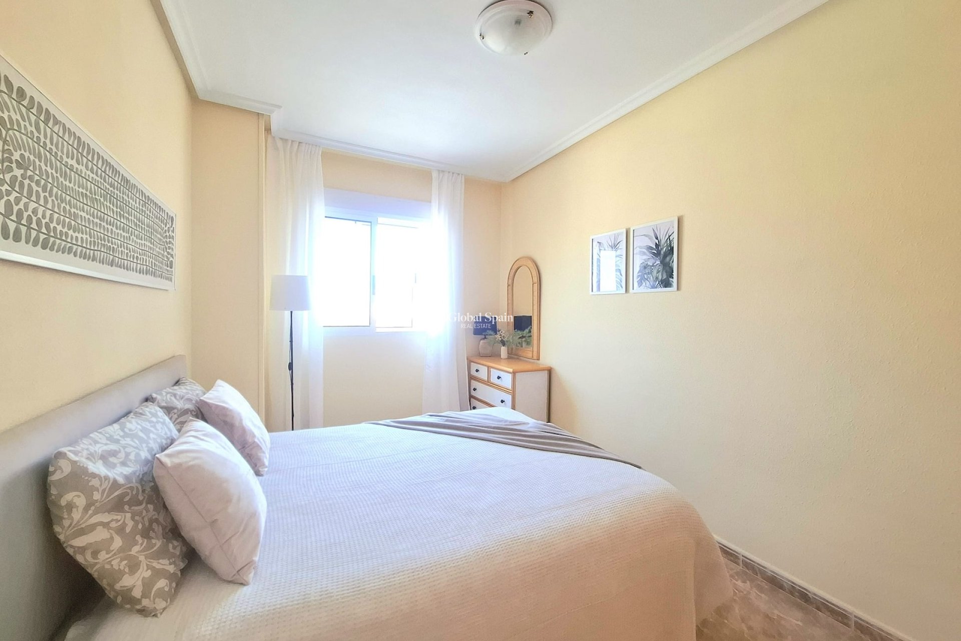 Wederverkoop - Appartement -
TORREVIEJA - Centro