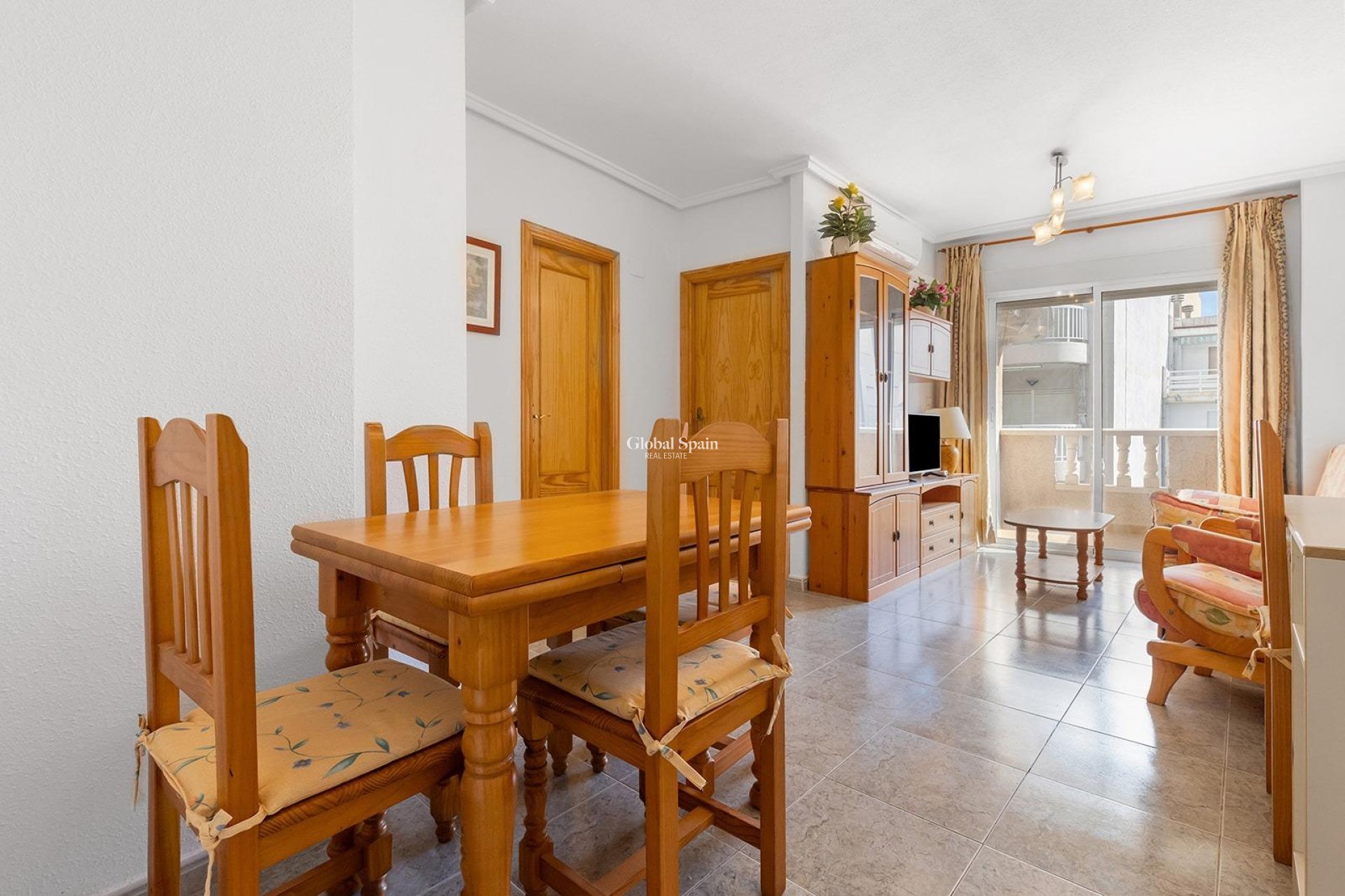 Wederverkoop - Appartement -
TORREVIEJA - Centro