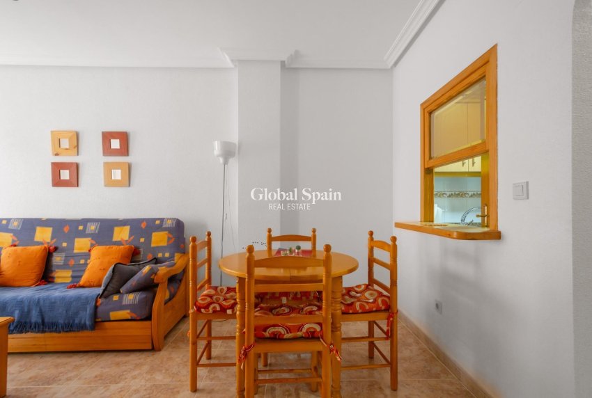Wederverkoop - Appartement -
TORREVIEJA - Centro