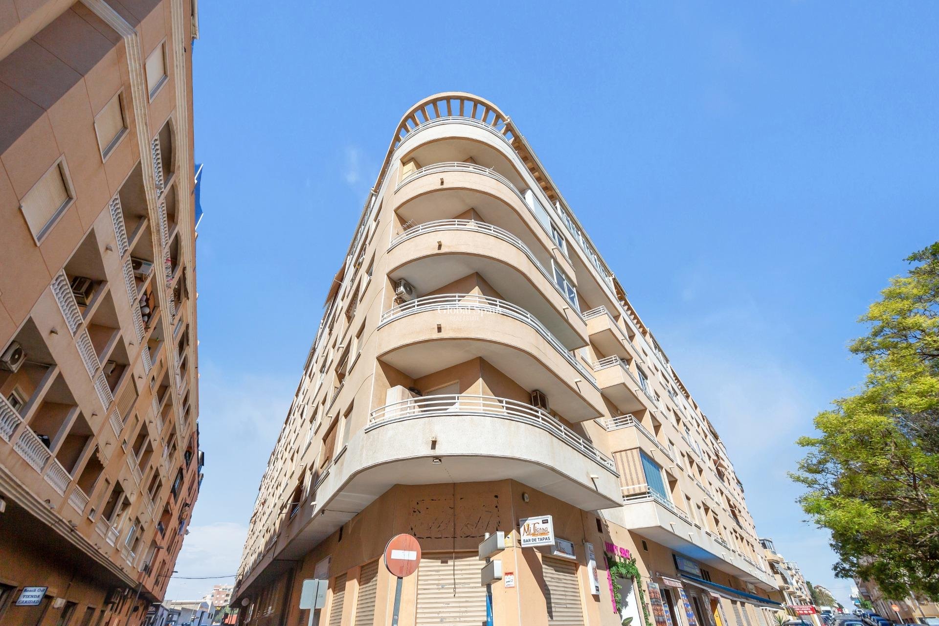 Wederverkoop - Appartement -
TORREVIEJA - Centro