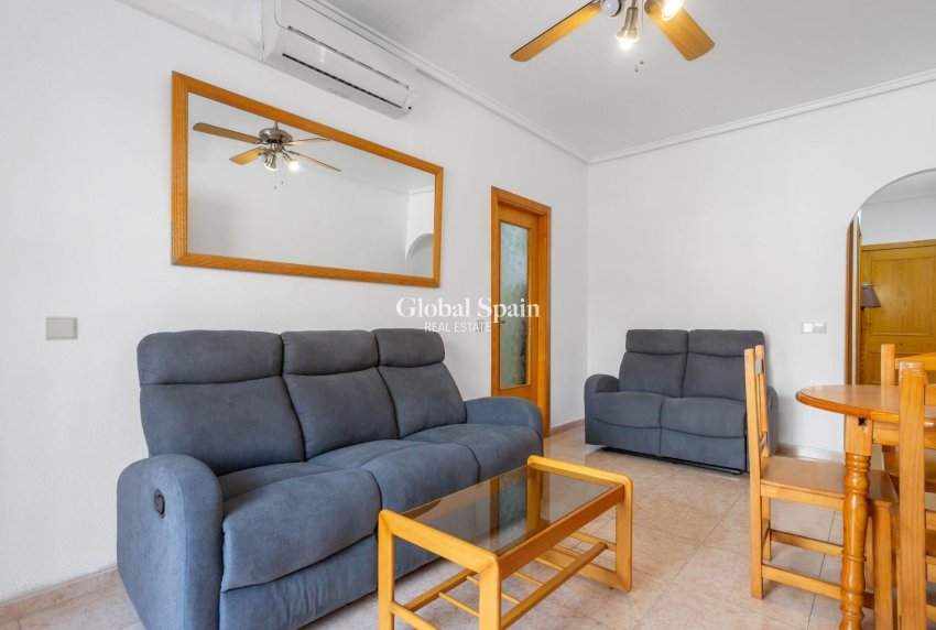 Wederverkoop - Appartement -
TORREVIEJA - Centro