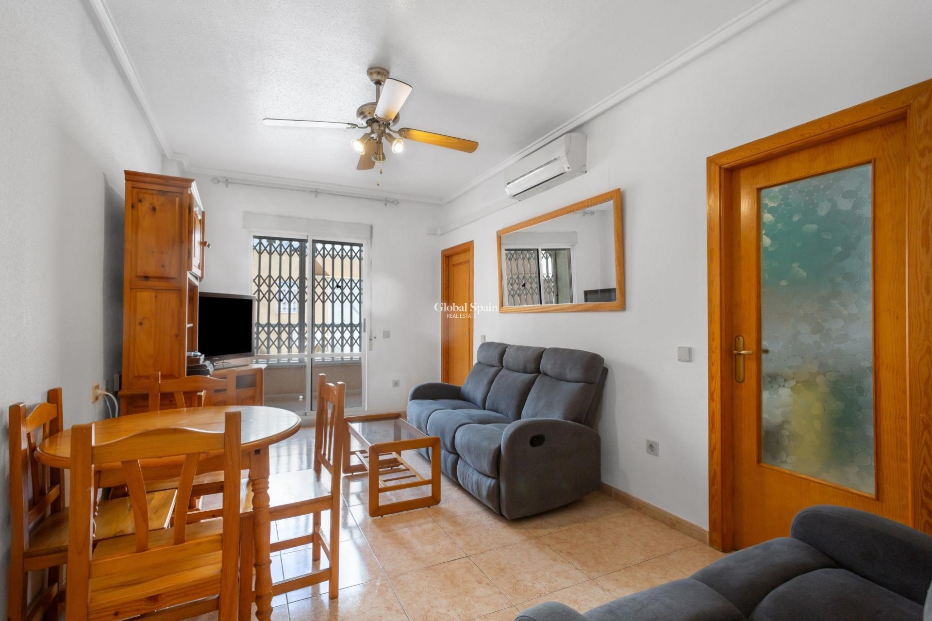 Wederverkoop - Appartement -
TORREVIEJA - Centro