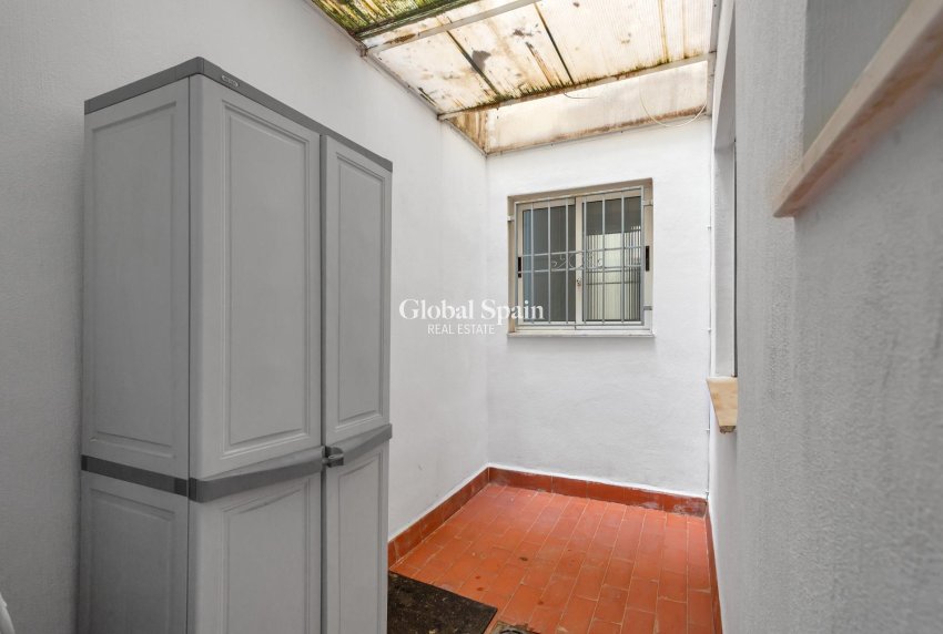 Wederverkoop - Appartement -
TORREVIEJA - Centro