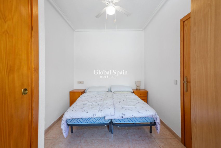 Wederverkoop - Appartement -
TORREVIEJA - Centro