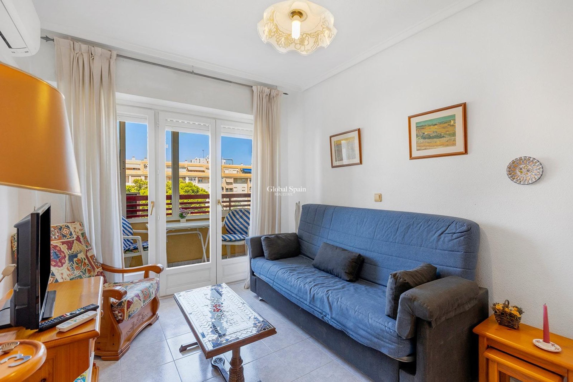 Wederverkoop - APPARTEMENT -
TORREVIEJA - Centro