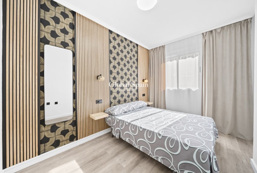 Wederverkoop - Appartement -
TORREVIEJA - Centro