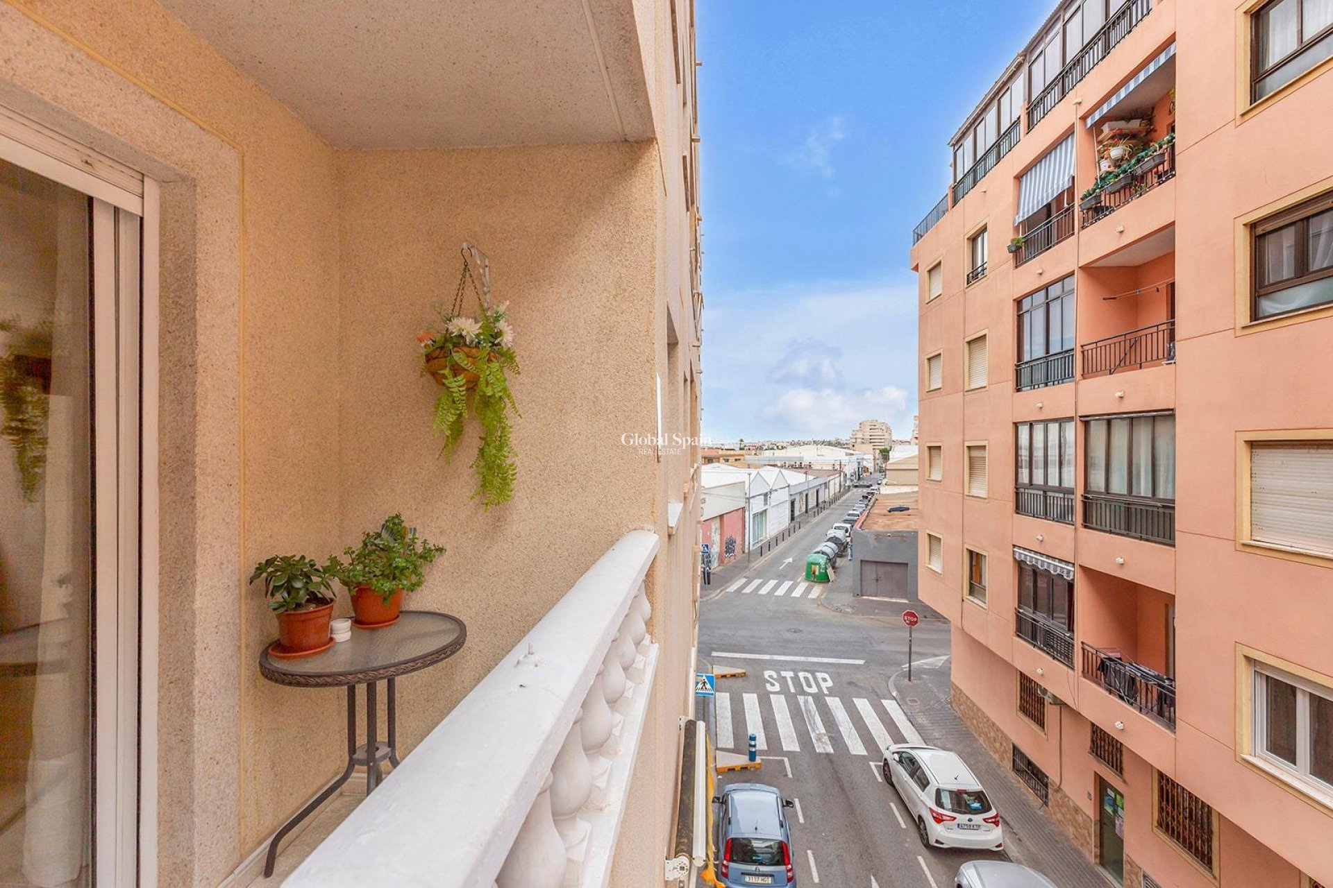 Wederverkoop - APPARTEMENT -
TORREVIEJA - Centro