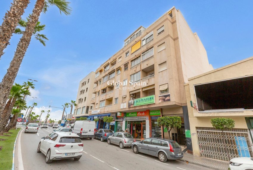 Wederverkoop - APPARTEMENT -
TORREVIEJA - Centro