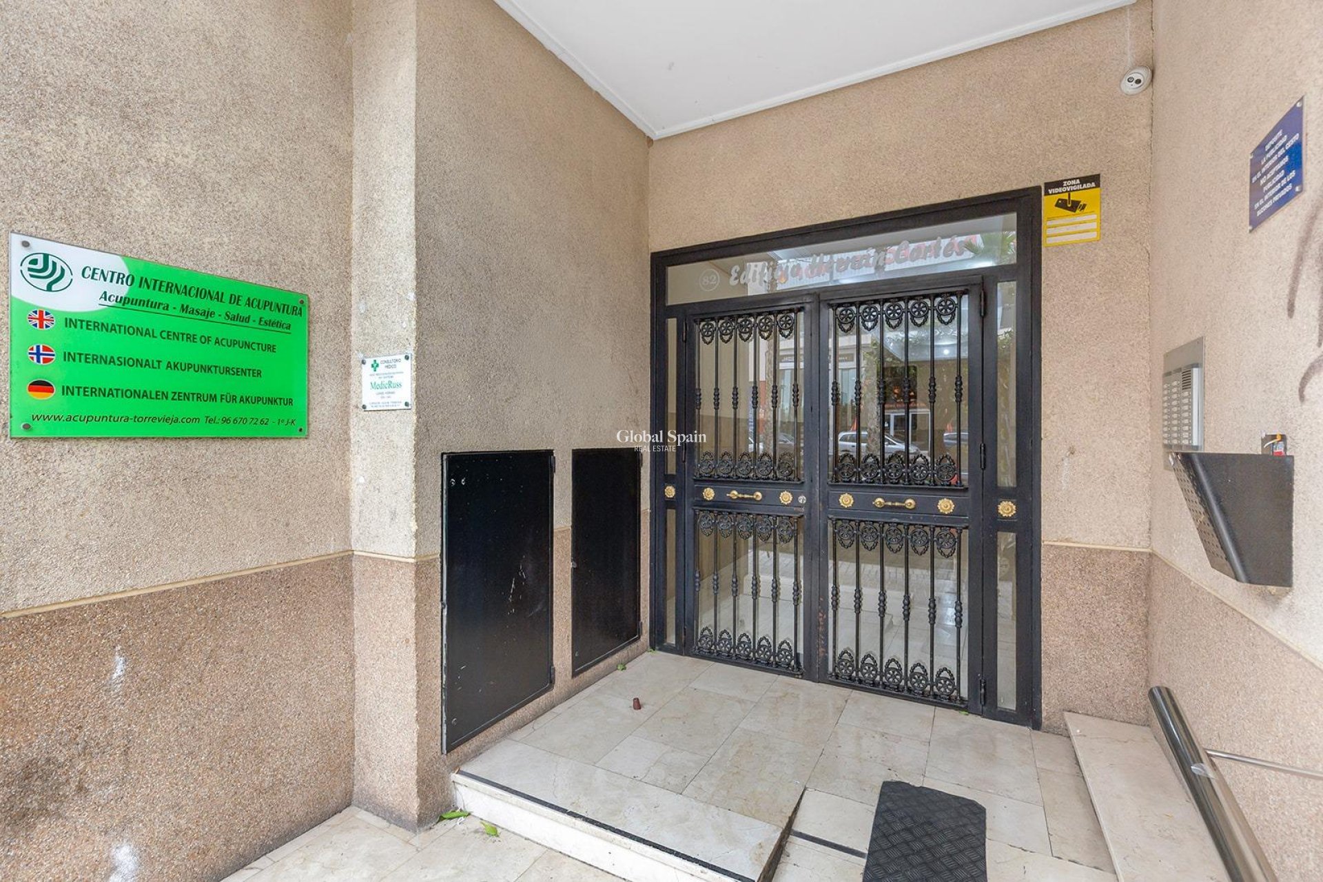 Wederverkoop - APPARTEMENT -
TORREVIEJA - Centro