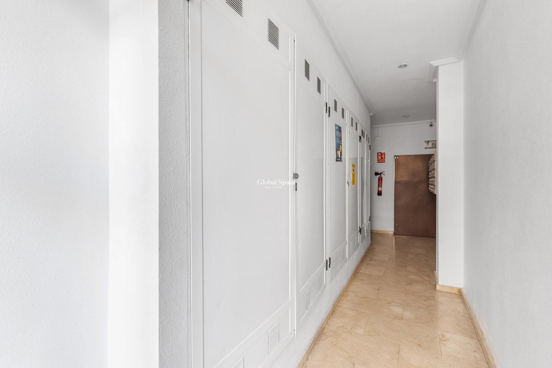 Wederverkoop - APPARTEMENT -
TORREVIEJA - Centro