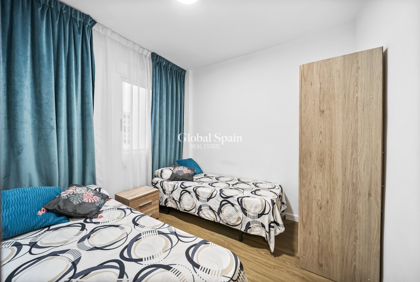 Wederverkoop - APPARTEMENT -
TORREVIEJA - Centro