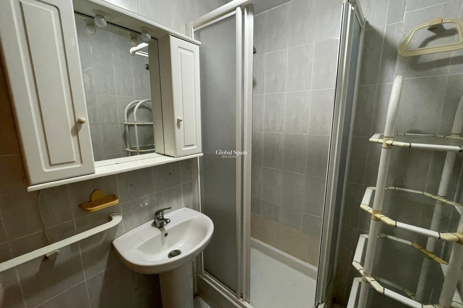Wederverkoop - APPARTEMENT -
TORREVIEJA - Centro