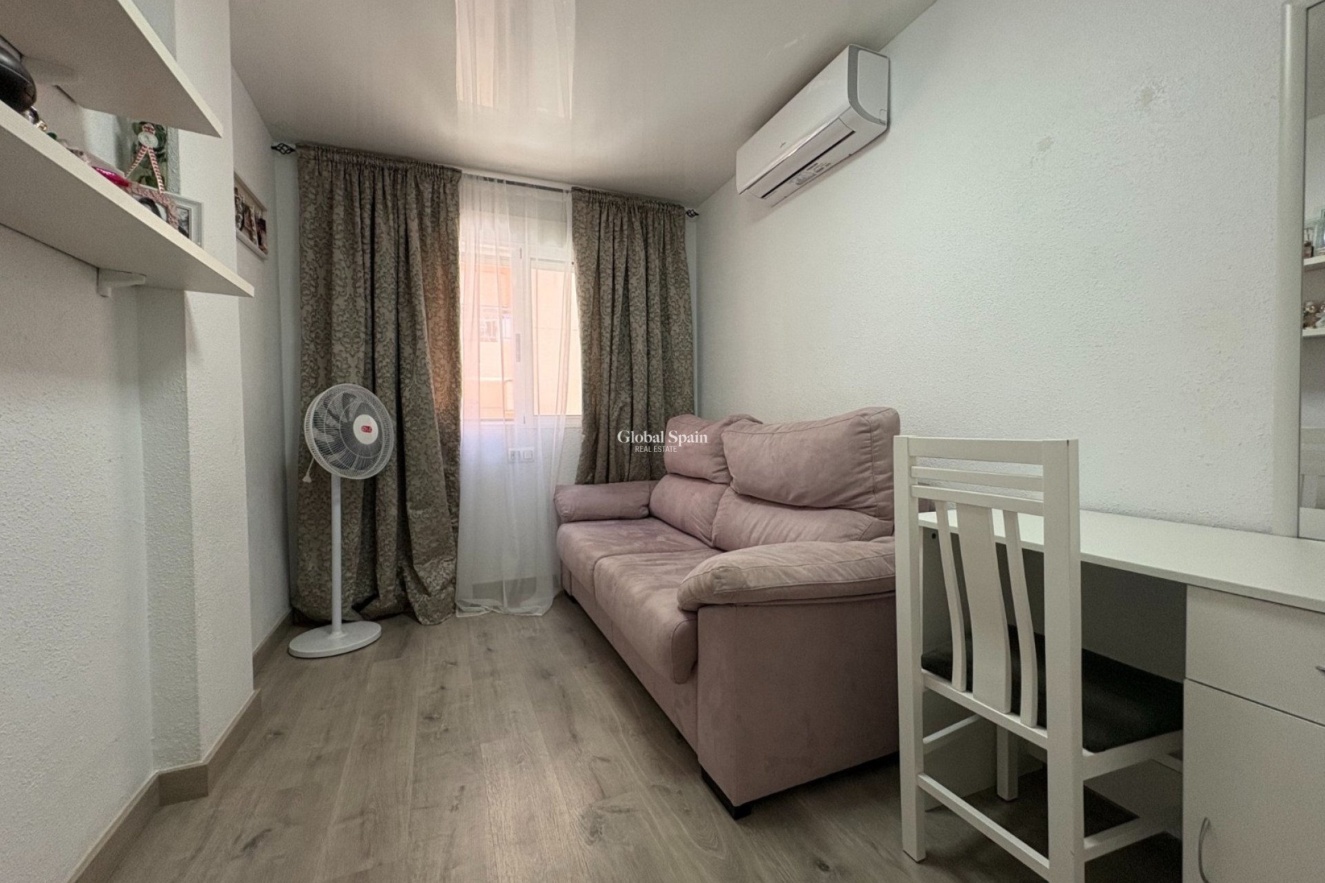 Wederverkoop - Appartement -
TORREVIEJA - Centro