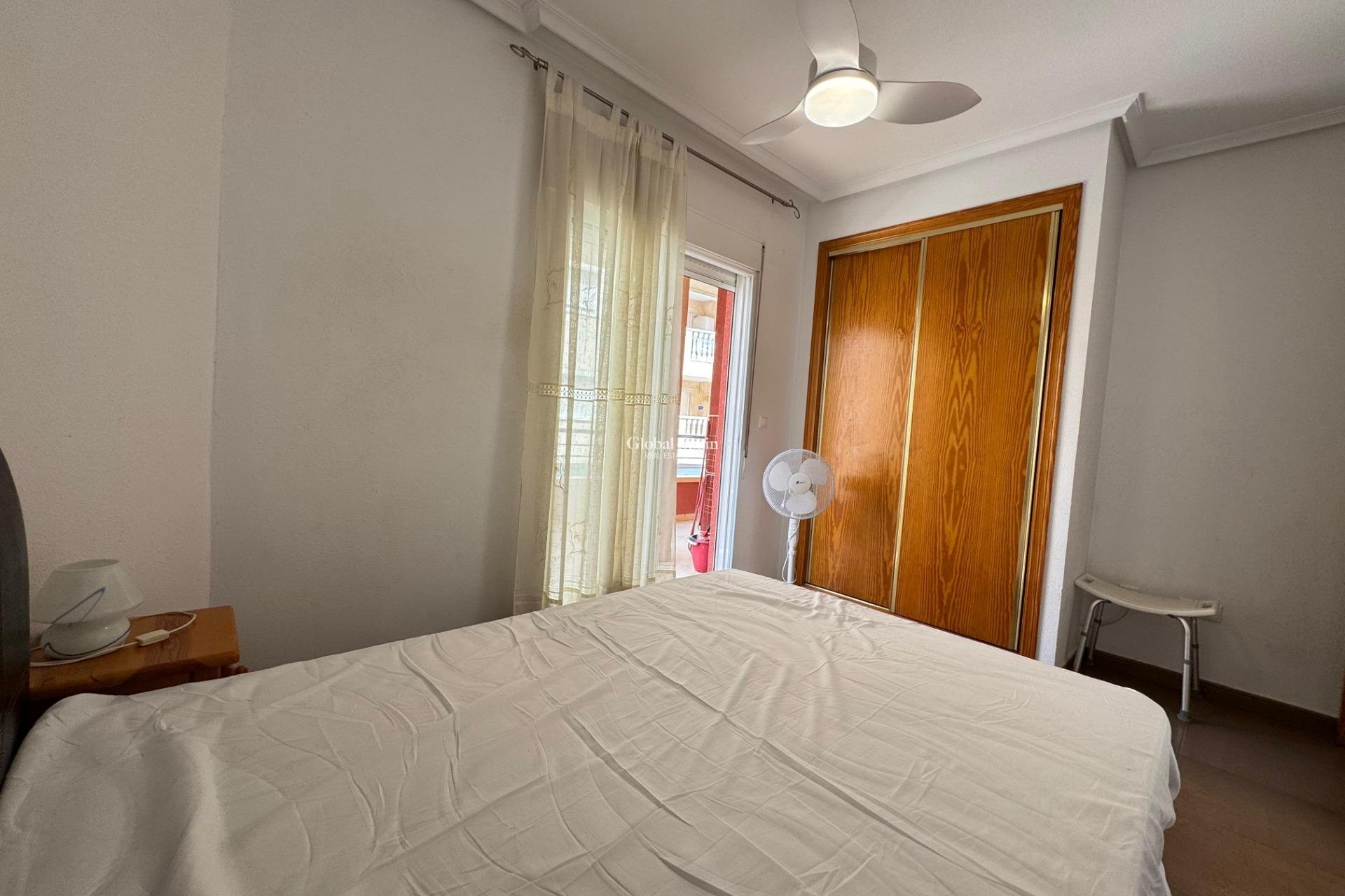 Wederverkoop - Appartement -
TORREVIEJA - Centro