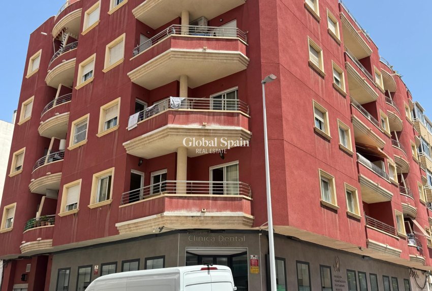 Wederverkoop - Appartement -
TORREVIEJA - Centro