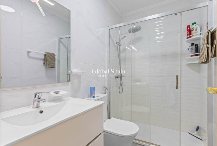 Wederverkoop - APPARTEMENT -
TORREVIEJA - Costa Blanca