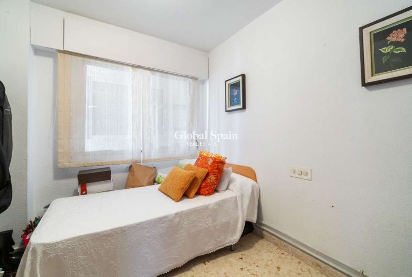 Wederverkoop - APPARTEMENT -
TORREVIEJA - Costa Blanca