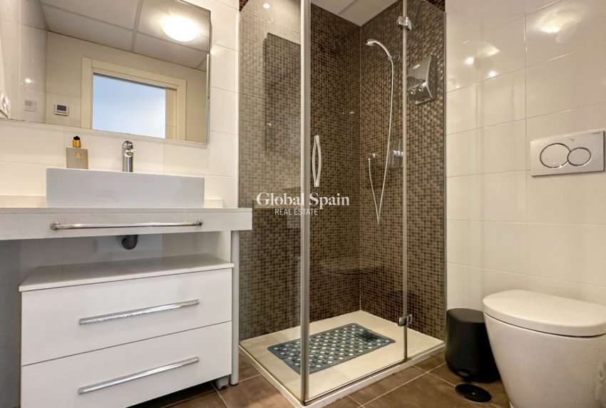 Wederverkoop - APPARTEMENT -
TORREVIEJA - Costa Blanca