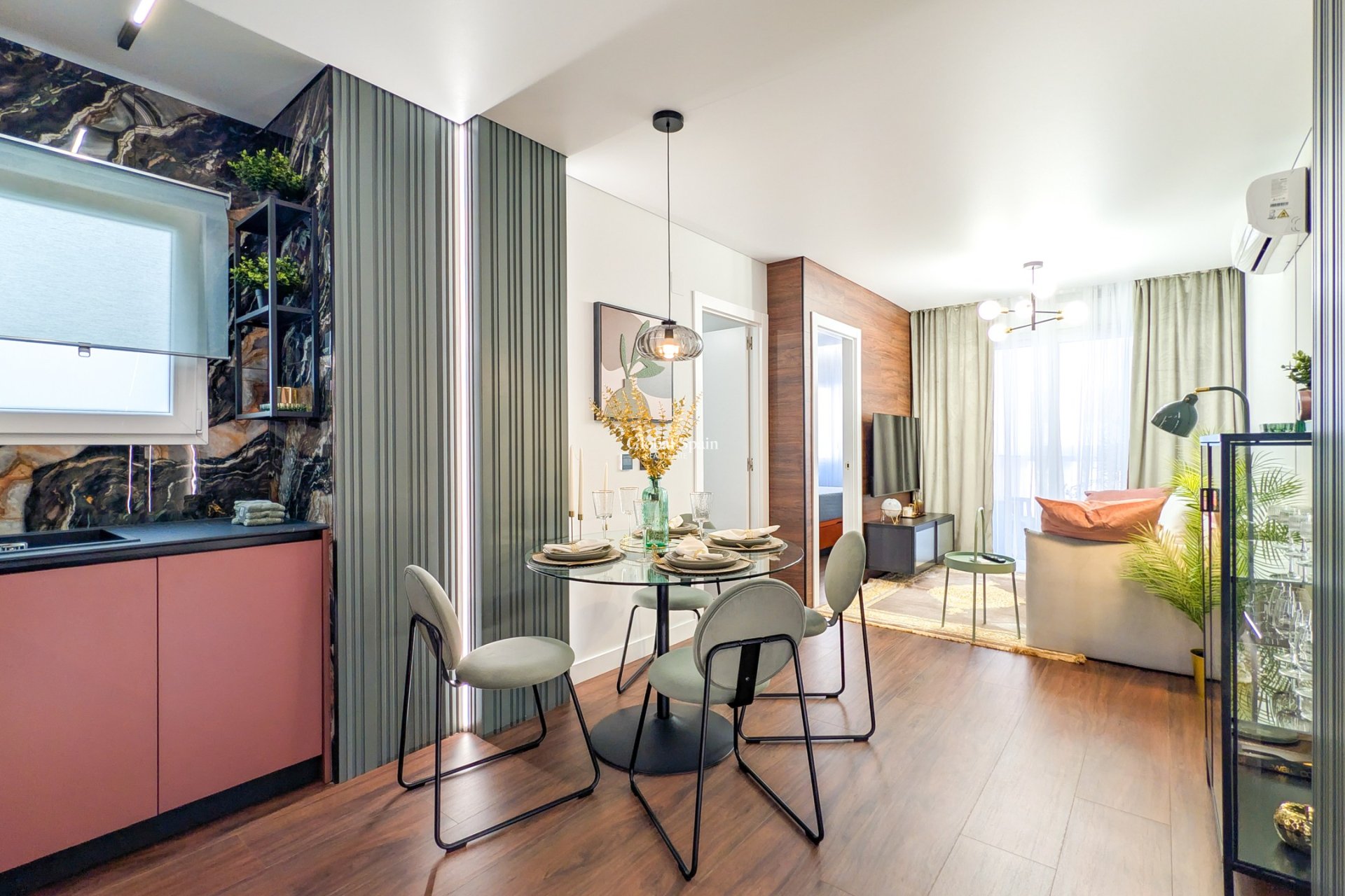 Wederverkoop - APPARTEMENT -
TORREVIEJA - Costa Blanca