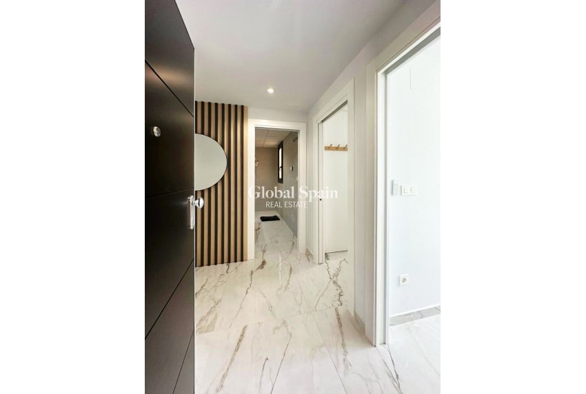 Wederverkoop - APPARTEMENT -
TORREVIEJA - Costa Blanca