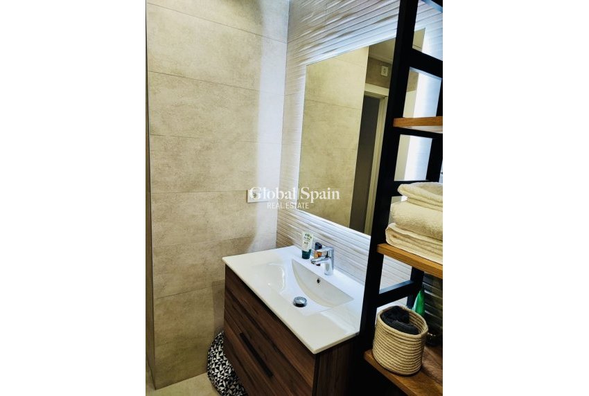 Wederverkoop - APPARTEMENT -
TORREVIEJA - Costa Blanca