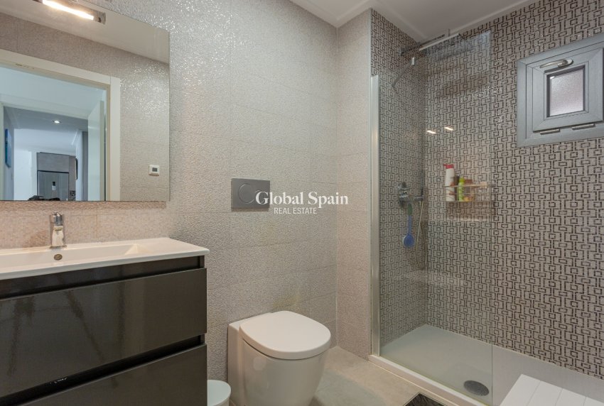 Wederverkoop - APPARTEMENT -
TORREVIEJA - Costa Blanca