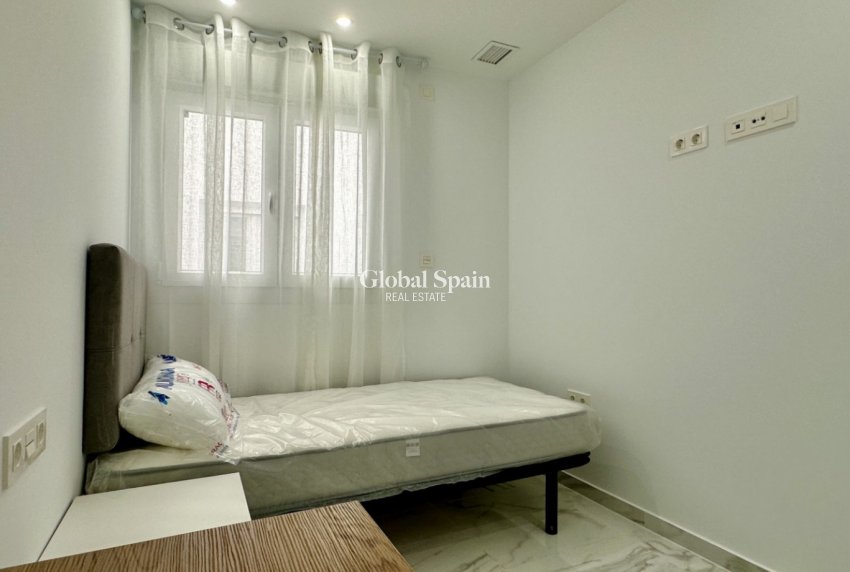 Wederverkoop - APPARTEMENT -
TORREVIEJA - Costa Blanca