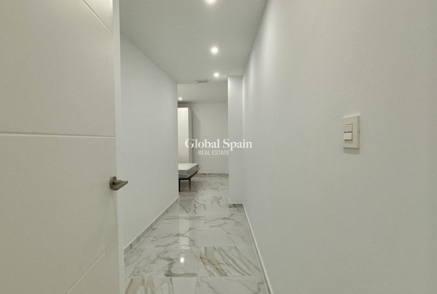 Wederverkoop - APPARTEMENT -
TORREVIEJA - Costa Blanca