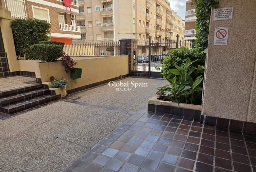 Wederverkoop - APPARTEMENT -
TORREVIEJA - Costa Blanca