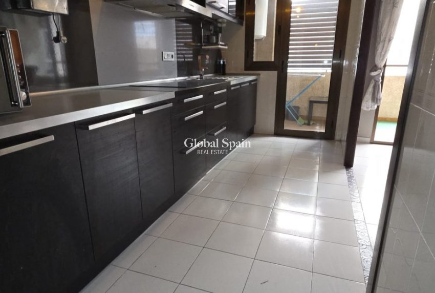 Wederverkoop - APPARTEMENT -
TORREVIEJA - Costa Blanca