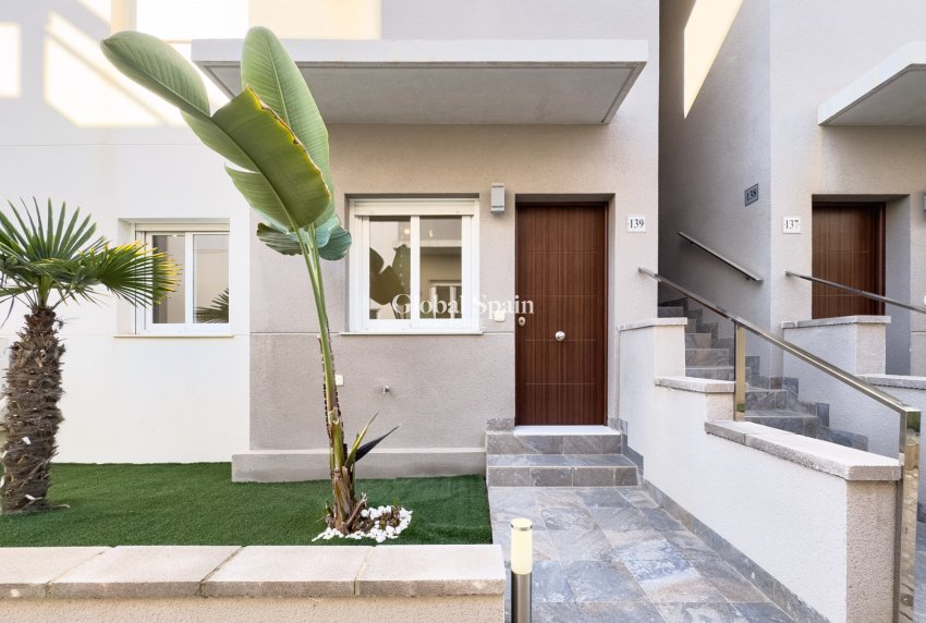 Wederverkoop - APPARTEMENT -
TORREVIEJA - Costa Blanca