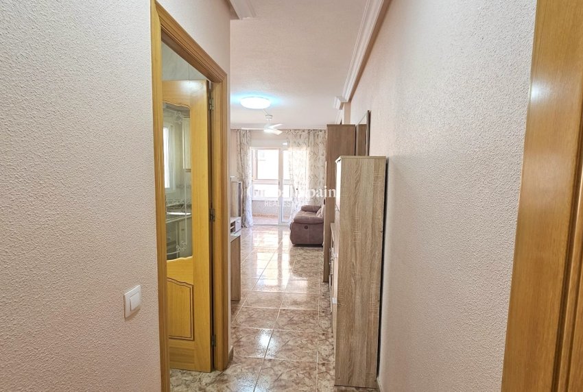 Wederverkoop - APPARTEMENT -
TORREVIEJA - Costa Blanca