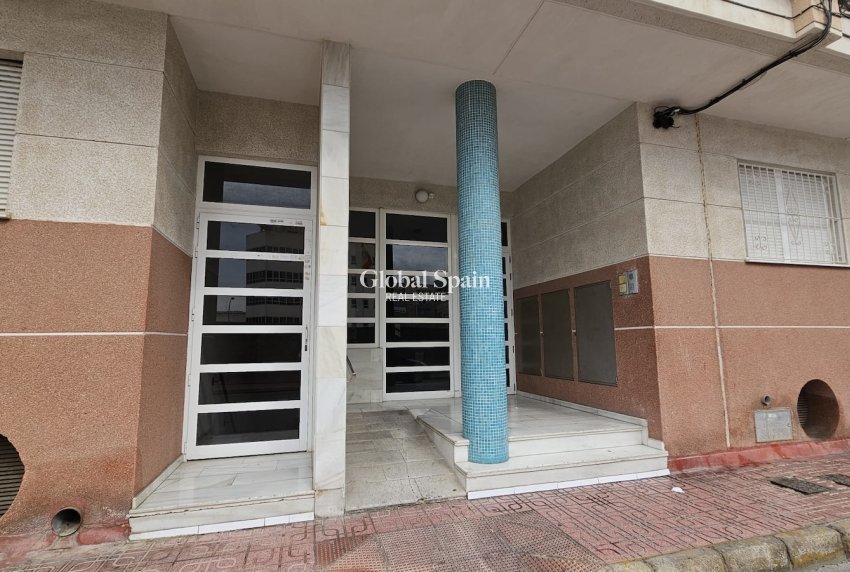 Wederverkoop - APPARTEMENT -
TORREVIEJA - Costa Blanca