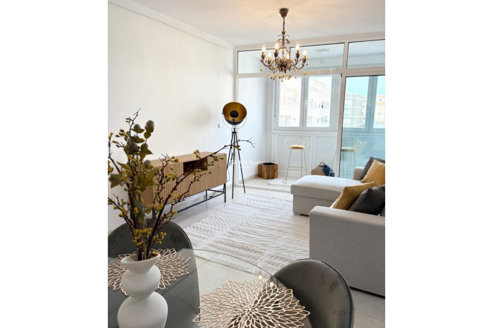 Wederverkoop - APPARTEMENT -
TORREVIEJA - Costa Blanca