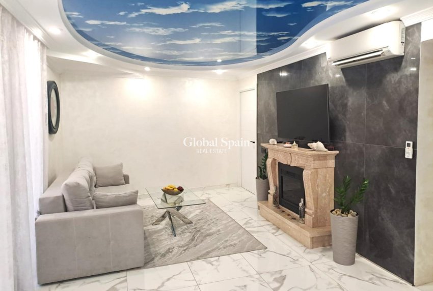 Wederverkoop - APPARTEMENT -
TORREVIEJA - Costa Blanca