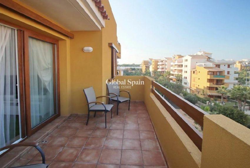 Wederverkoop - APPARTEMENT -
TORREVIEJA - Costa Blanca